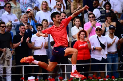 ديوكوفيتش يحرز بطولة رولان غاروس ويحطم الرقم القياسي في عدد الألقاب الكبرى