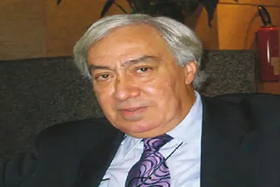 وفاة عبد الله الستوكي قيدوم الصحافيين المغاربة