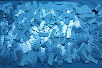 معبر باب سبتة : توقيف مواطن إسباني للاشتباه في تورطه في تهريب 1800 قرص طبي