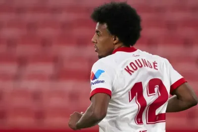 برشلونة يعلن رسميا توصله إلى إتفاق للتعاقد مع المدافع كوندي