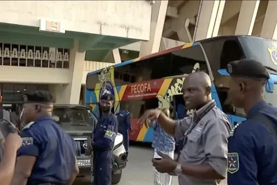 ملعب الشهداء ....جماهير الكونغو تقتحم الحصة التدريبية للمنتخب المغربي