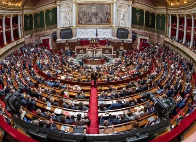 بشكل مفاجئ، اليسار يقترب من أن يكون القوة السياسية الأولى في فرنسا لكن دون أغلبية