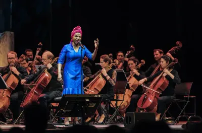 موازين 2024 : أنجيليك كيدجو تعيد ابتكار أعمالها الكلاسيكية بإحساس رفيع