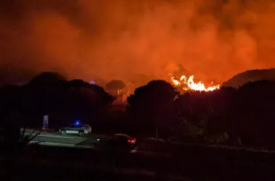 فرنسا.. إجلاء 3000 مصطاف من أحد المخيمات بسبب اندلاع حريق