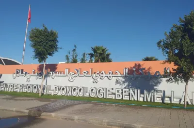 بني ملال.. المركز الجهوي لعلاج السرطان يطلق برنامجا تحسيسيا بمناسبة "أكتوبر الوردي"