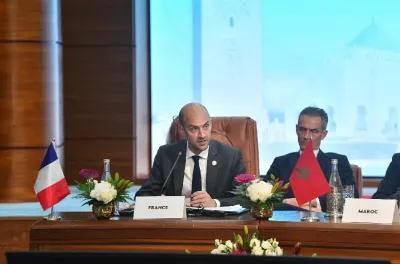 المملكة المغربية فاعل رئيسي في مجال حفظ السلام (وزير الخارجية الفرنسي)