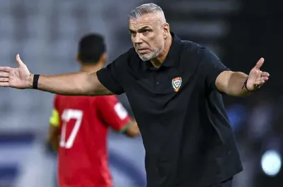 اتحاد الكرة الإماراتي ينهي التعاقد مع مدرب المنتخب كوزمين أولاريو