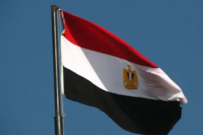 الحريق الذي تعرضت له سفينتان بميناء دمياط ناتج عن طائرة مسيرة (مجلس الوزراء المصري)