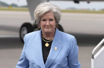 الولايات المتحدة.. الرئيس ترامب يعلن إصابة مديرة مكتبه سوزي وايلز بسرطان الثدي