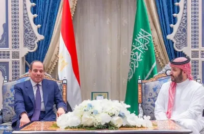 ولي العهد السعودي يبحث مع الرئيس المصري تداعيات التصعيد العسكري في المنطقة