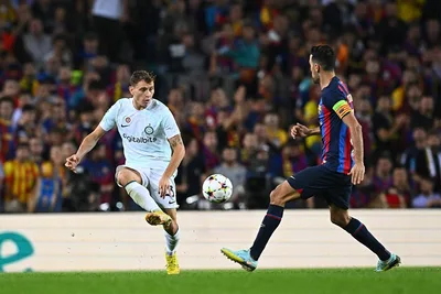 إنتر الإيطالي يتعادل مع برشلونة في كامب نو ويقترب من ثمن النهائي