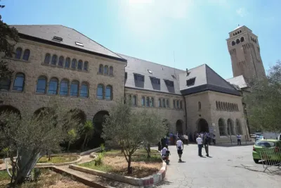 شبكة مستشفيات القدس الشرقية تشيد بدعم  صاحب الجلالة للقضية الفلسطينية