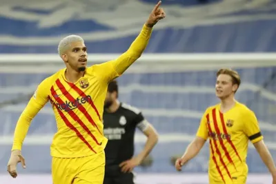 برشلونة يضرب ريال مدريد برباعية نظيفة في البرنابيو