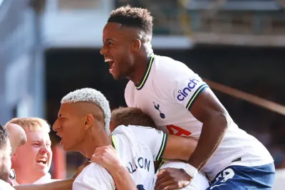 بطولة إنجلترا : توتنهام هوتسبير يفوز على نوتنغهام فورست