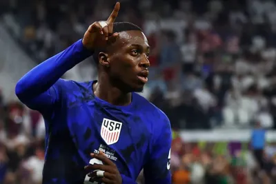 المنتخب الأمريكي يعبر إلى ثمن النهائي عقب فوزه على نظيره الإيراني