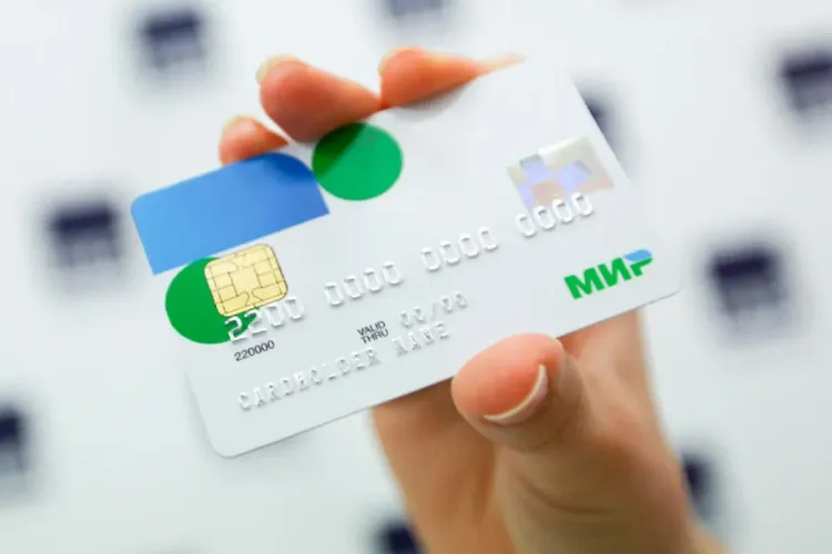 تركيا تعلن توقيف العمل بنظام الدفع الروسي مير