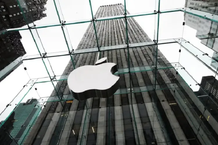 إيطاليا تغر م شركة "آبل" أزيد من 98 مليون أورو لخرقها قواعد المنافسة