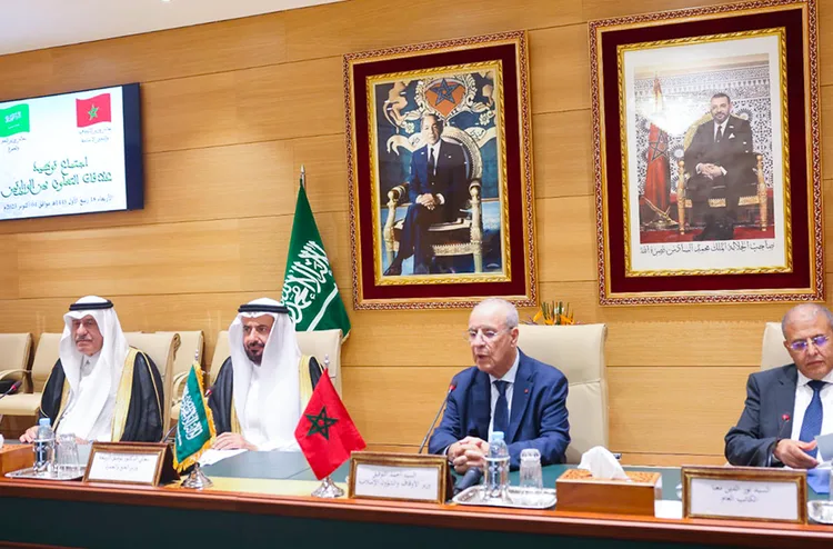 اجتماع عمل لتوطيد علاقات التعاون بين وزارة الأوقاف والشؤون الإسلامية ووزارة الحج والعمرة السعودية