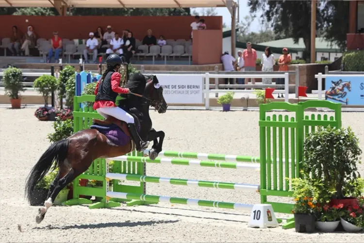 أسبوع الفرس (القفز على الحواجز).. الفارس يونس لمنوني يحافظ على لقبه