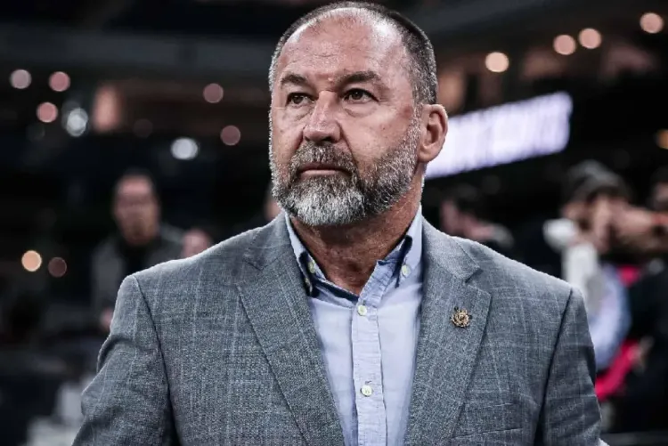 كورنثيانز البرازيلي يقيل رئيسه على خلفية اتهامات بالاختلاس وتبييض الأموال