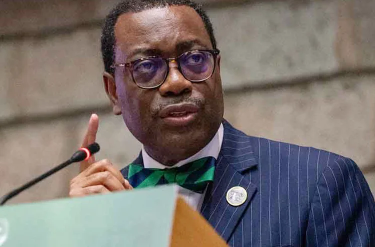 رئيس البنك الإفريقي للتنمية يشيد بريادة جلالة الملك في تعزيز الاستثمارات الخاصة بإفريقيا