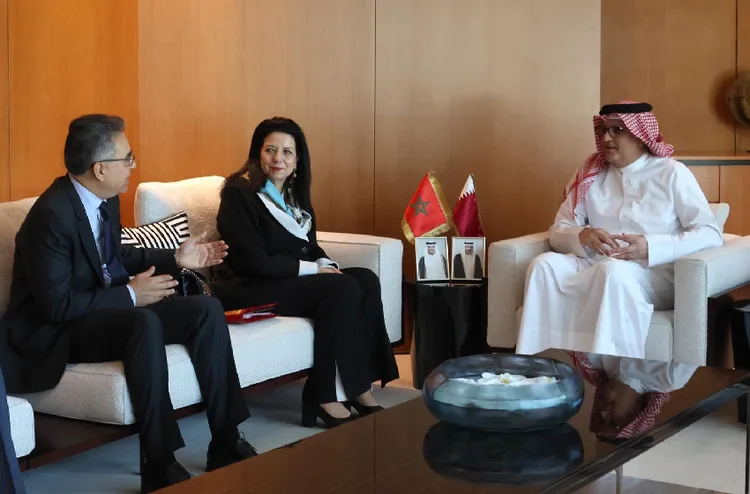 السيدة السغروشني تجري بالدوحة مباحثات مع وزير الاتصالات وتكنولوجيا المعلومات بدولة قطر