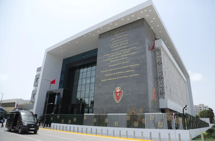 الدار البيضاء.. فتح بحث قضائي لتحديد ظروف وملابسات وخلفيات إقدام موظف شرطة على محاولة الانتحار (بلاغ)