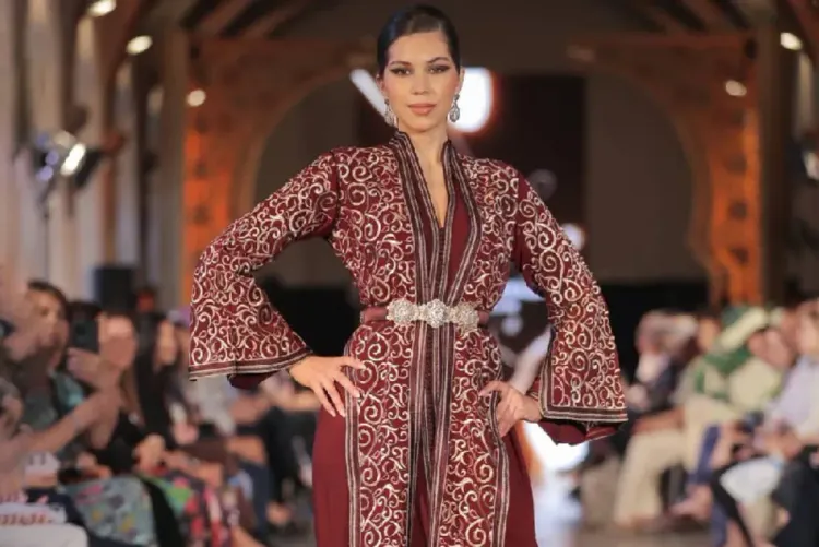 "أيام التراث الثقافي المغربي" في براغ: سميرة حدوشي تحتفي بالقفطان المغربي