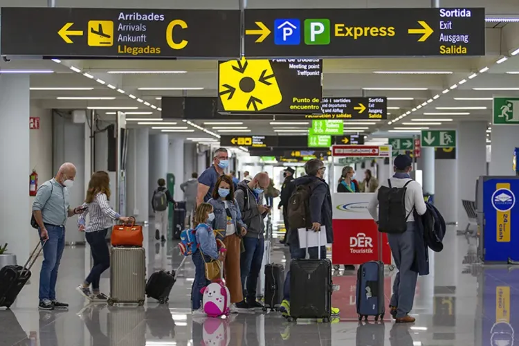 الحكومة الإسبانية تفرض إجراء فحص كورونا على القادمين من الصين