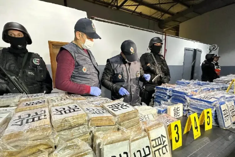 معبر الكركارات.. إجهاض محاولة للتهريب الدولي للمخدرات وحجز 92 كيلوغراما و 900 غرام من مخدر الكوكايين (مصدر أمني)