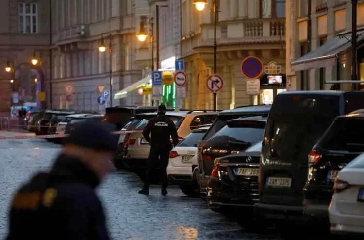 ارتفاع حصيلة قتلى حادث إطلاق نار وسط براغ إلى 15 والشرطة تردي المهاجم