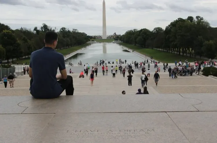 الولايات المتحدة.. تراجع يفوق التوقعات لطلبات إعانة البطالة