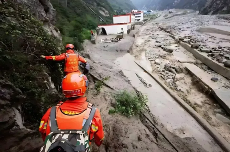 اليابان: تحذيرات من انهيارات أرضية وفيضانات جراء إعصار شانشان