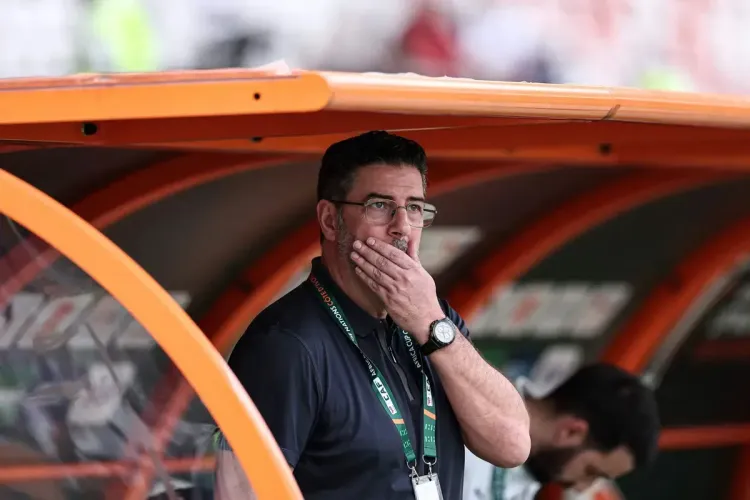 إقالة مدرب المنتخب المصري روي فيتوريا