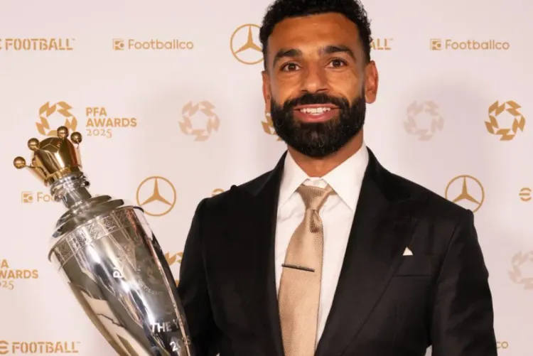 إنجلترا.. محمد صلاح يظفر بجائزة أفضل لاعب من رابطة المحترفين