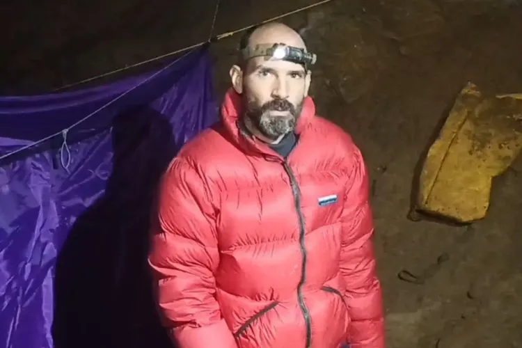 تركيا: بدء عملية إنقاذ باحث أمريكي عالق في كهف على عمق 1276 مترا