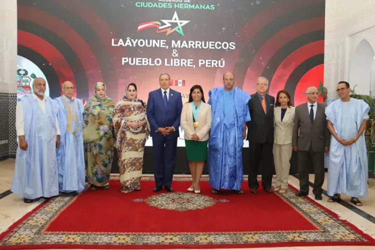 بلديتي العيون وبويبلو ليبري البيروفية يوقعان اتفاقية توأمة