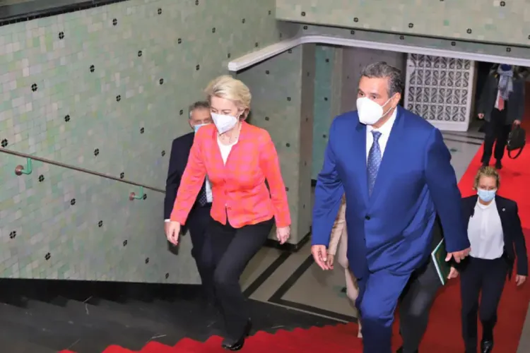 السيد عزيز أخنوش يجري مكالمة هاتفية مع رئيسة المفوضية الأوروبية