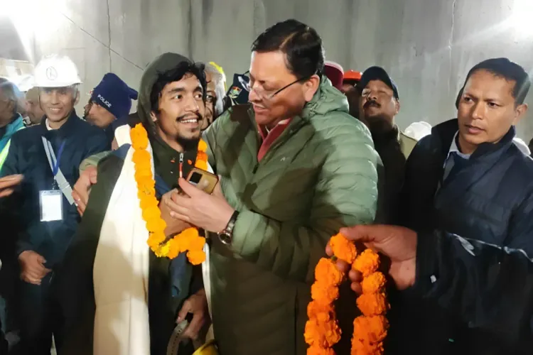 الهند: إخراج العمال الـ41 العالقين في نفق منهار منذ 17 يوما