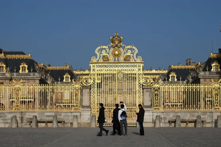 فرنسا: إخلاء قصر فرساي بعد تهديد بوجود قنبلة