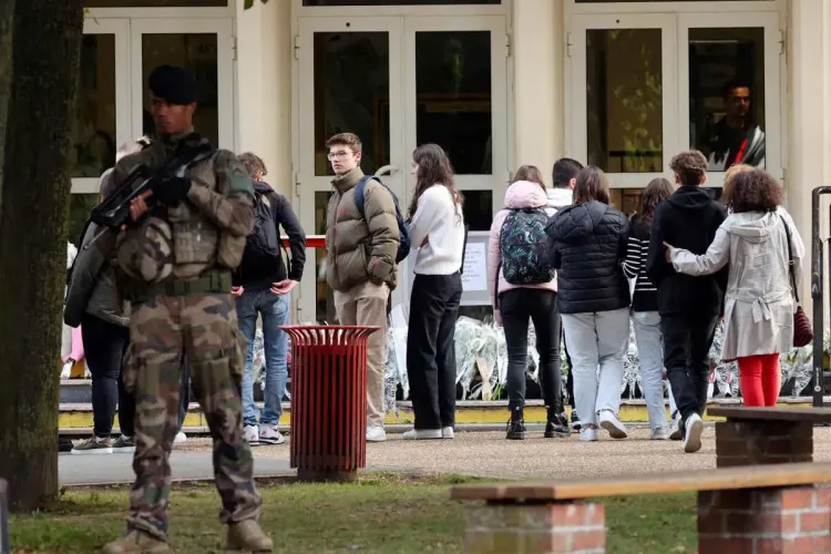 فرنسا: إخلاء مدرسة ثانوية بعد تهديد بوجود قنبلة