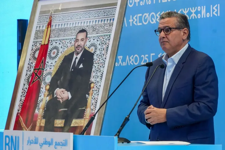 أخنوش: الحصيلة المرحلية لعمل الحكومة تضع الأسرة المغربية في صلب كل السياسات العمومية