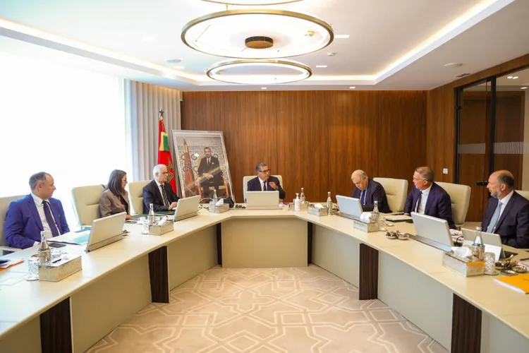 أخنوش يترأس اجتماع لجنة القيادة المكلفة بعرض المغرب في مجال الهيدروجين الأخضر