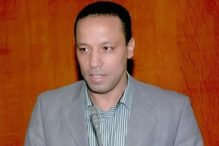 صدور كتاب محمود درويش سيميائيا أو حين يفكر الشعر للناقد رشيد الإدريسي