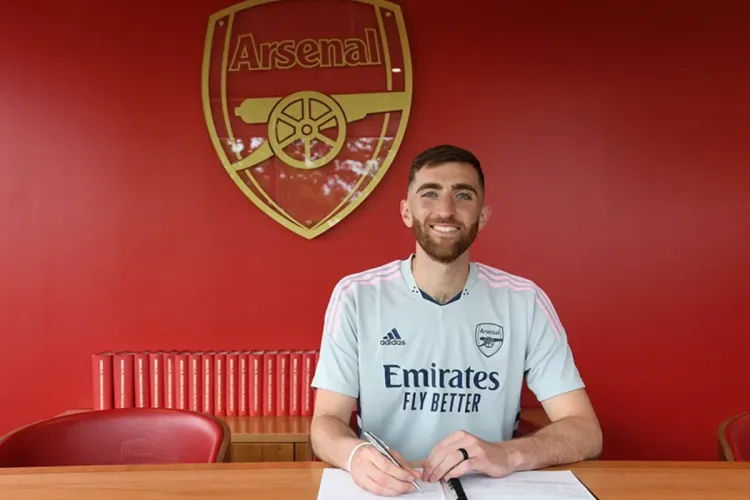 نادي آرسنال الإنجليزي يتعاقد مع حارس المرمى الأمريكي مات تيرنر