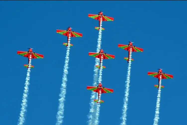 عيد العرش المجيد 2023: القوات الملكية الجوية تنظم استعراضات جوية وموسيقية