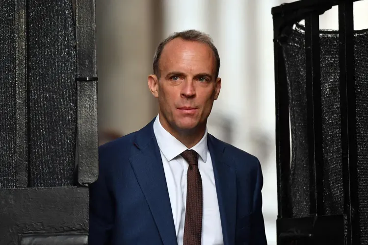 نائب رئيس الوزراء البريطاني يستقيل من منصبه على خلفية اتهامه بالتنمر