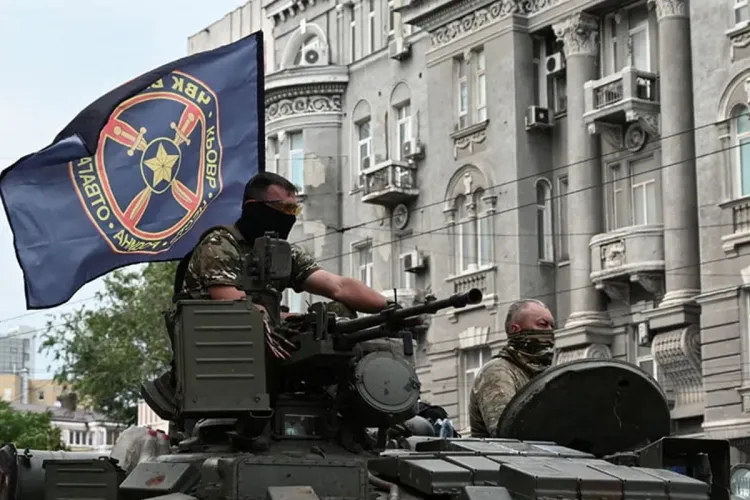 روسيا تسقط تهم التمرد عن مجموعة فاغنر