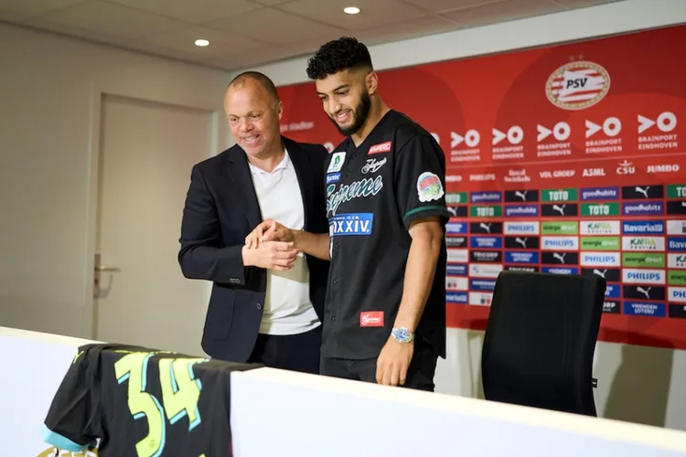 إسماعيل الصيباري يمدد عقده مع إندهوفن الهولندي