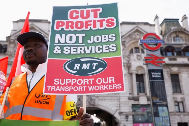 إضطرابات في حركة النقل السككي بالمملكة المتحدة بسبب إضرابات جديدة